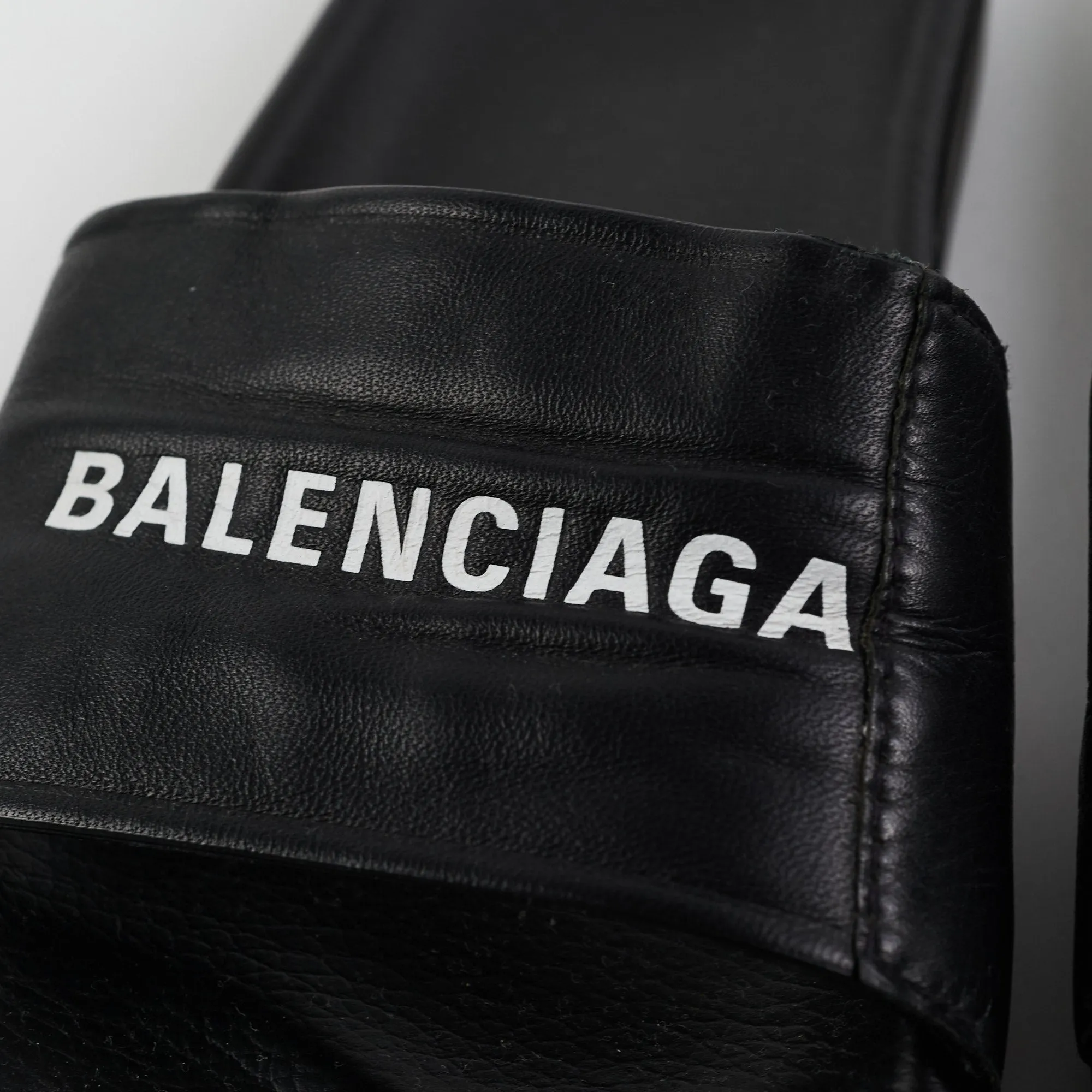 Balenciga Classis Logo Leather Slide Size 44