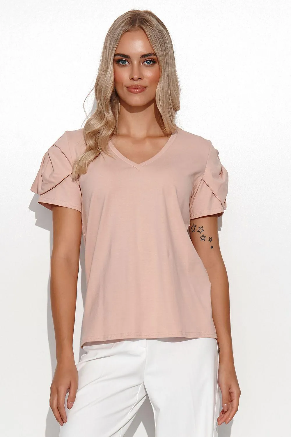 Elegant Luxe Makadamia Blouse - Your Go-To Fashion Staple for Modern Women