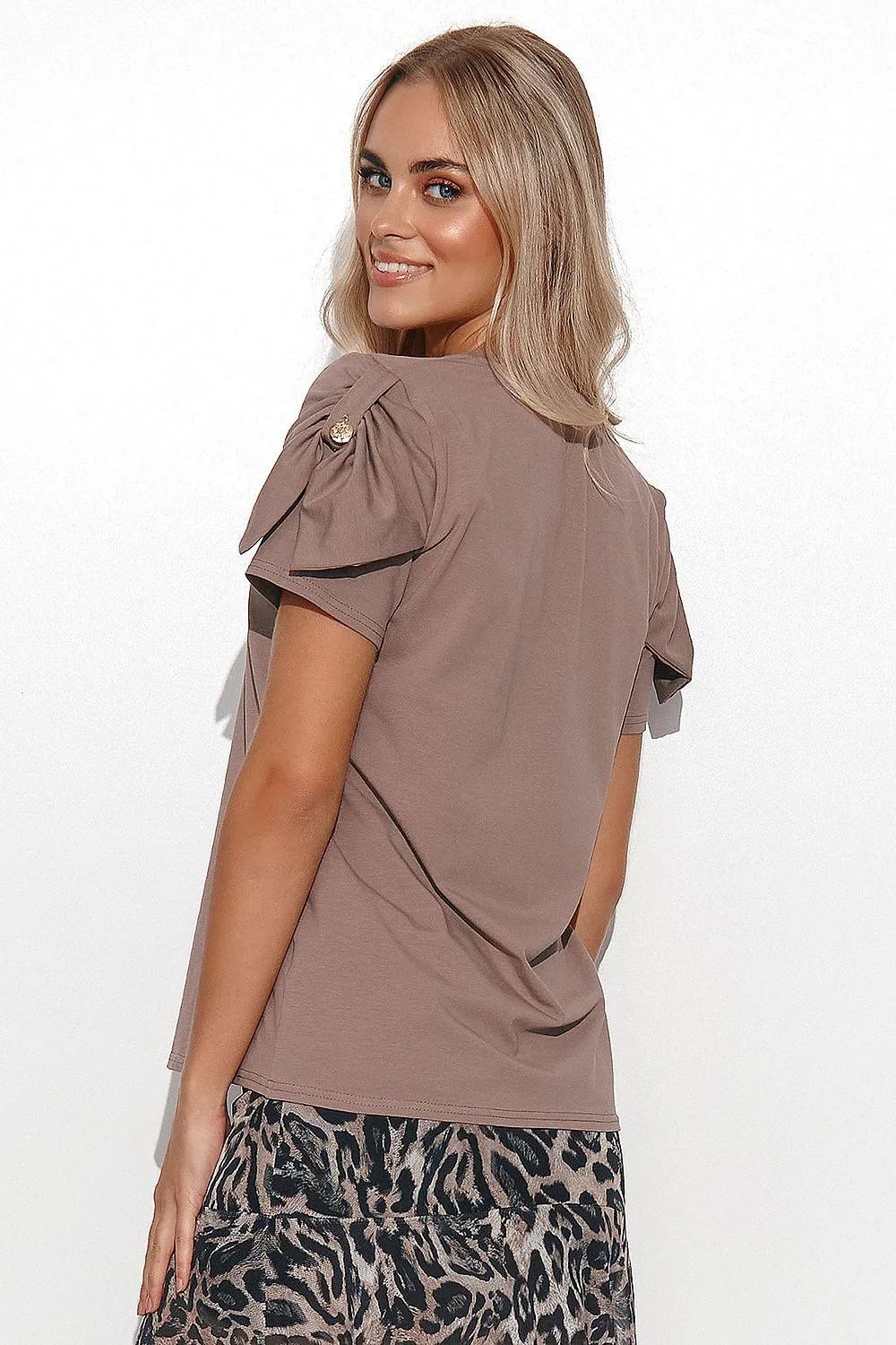 Elegant Luxe Makadamia Blouse - Your Go-To Fashion Staple for Modern Women