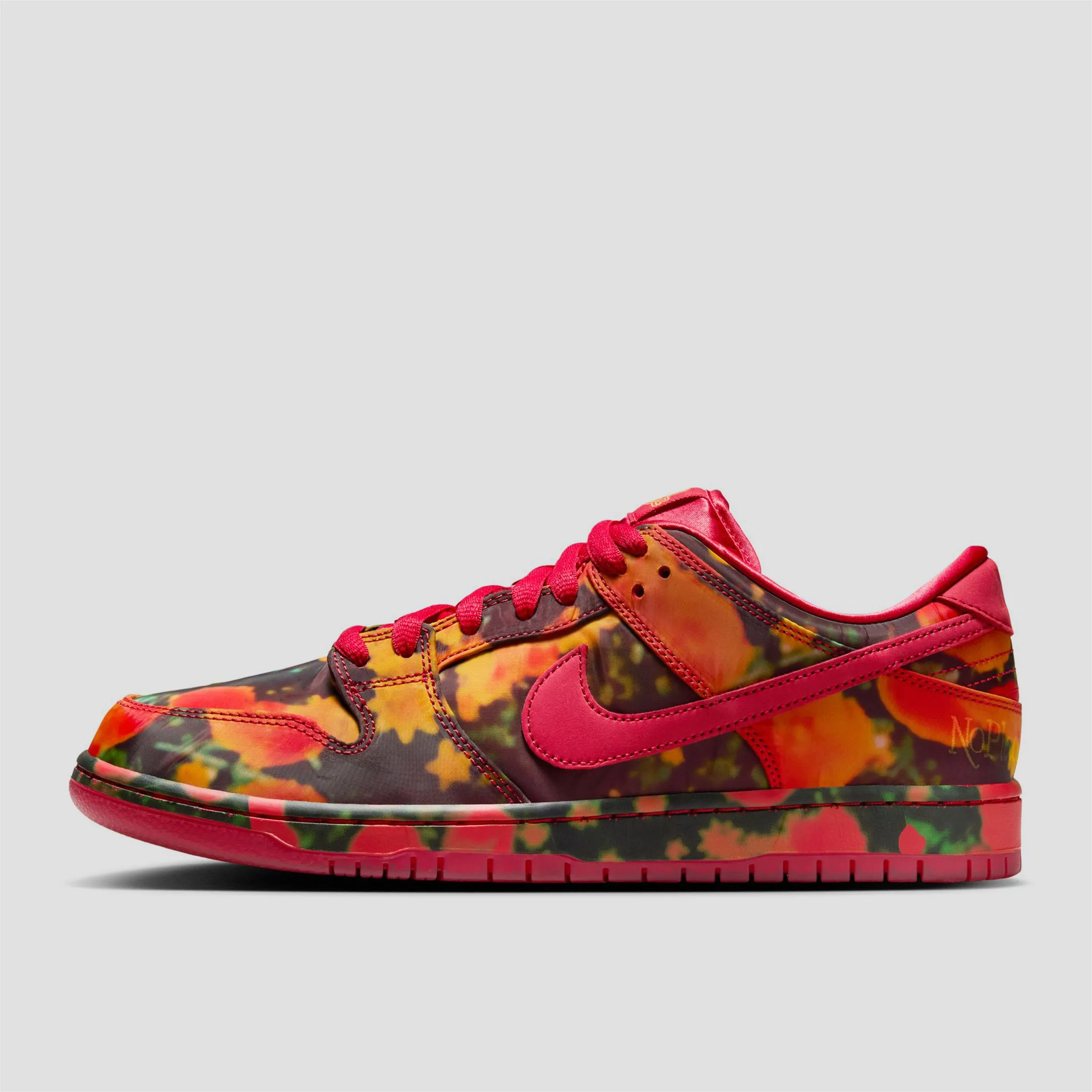 Nike SB Dunk Low Pro QS Skate Shoes Red / Wizard of Oz