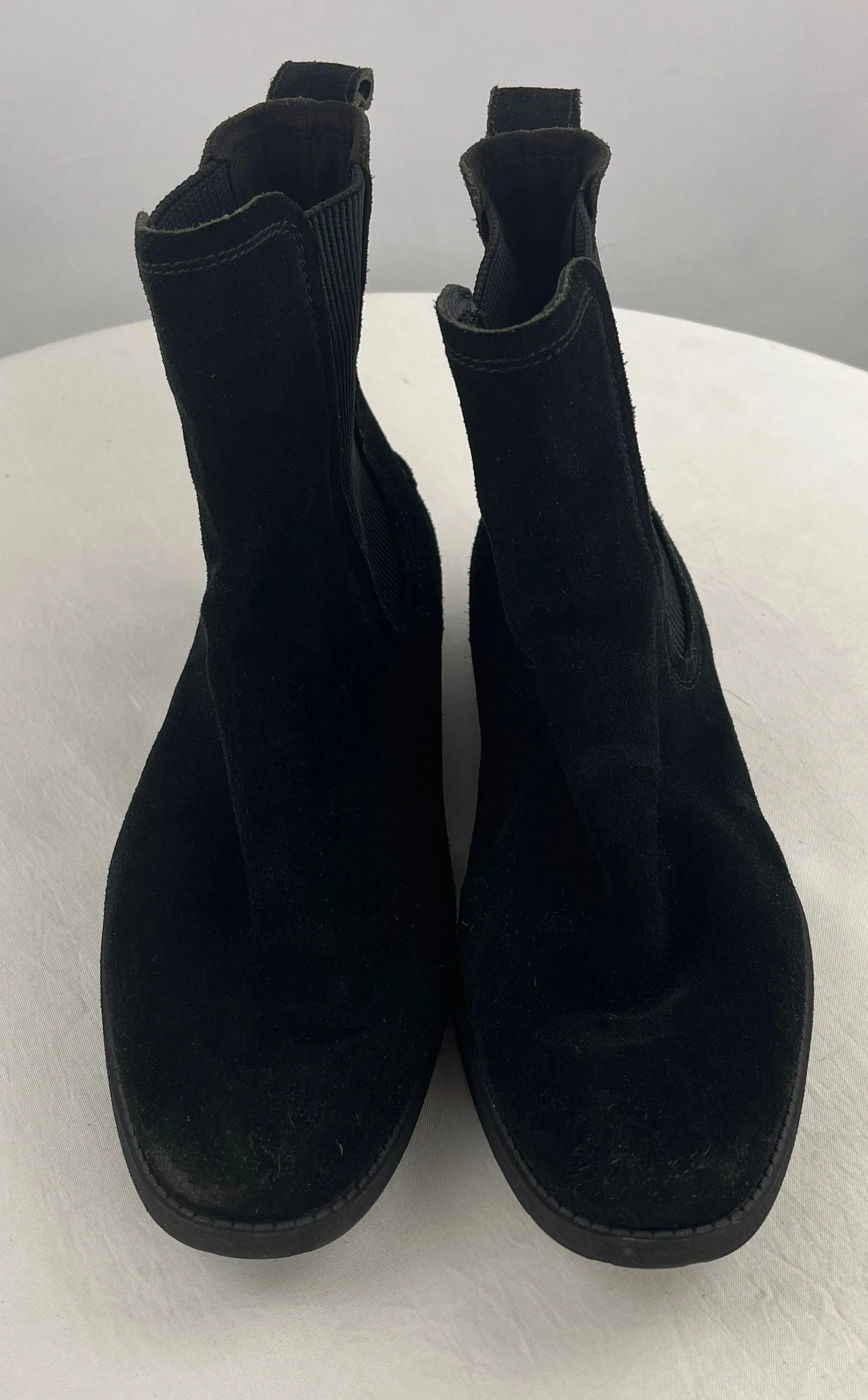 UGG Women's Black Suede Hillhurst Waterproof Chelsea Boots Slip On Size 8.5