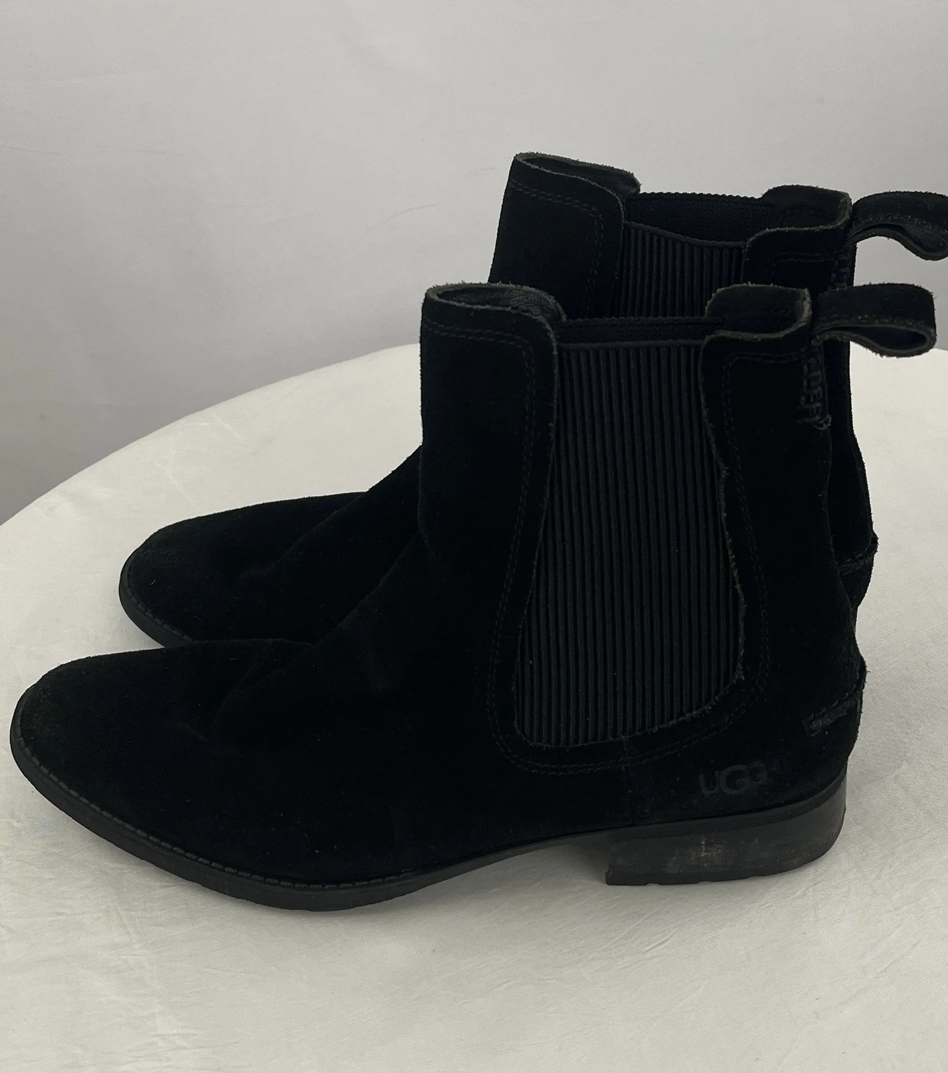 UGG Women's Black Suede Hillhurst Waterproof Chelsea Boots Slip On Size 8.5