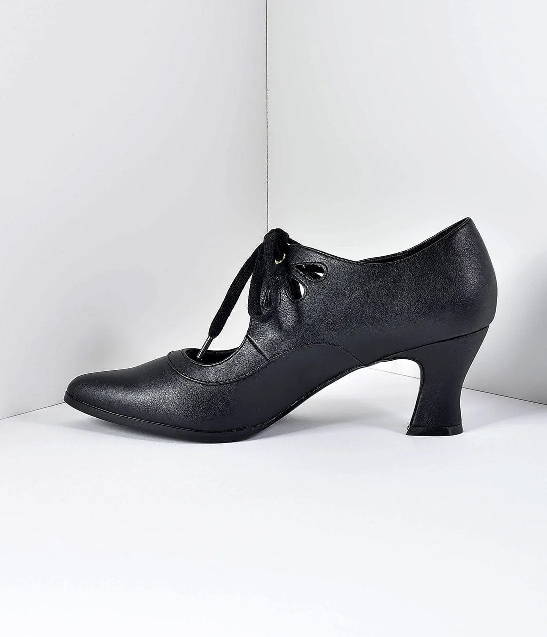 Vintage Style Black Leatherette Bow Tie Pointed Toe Heels