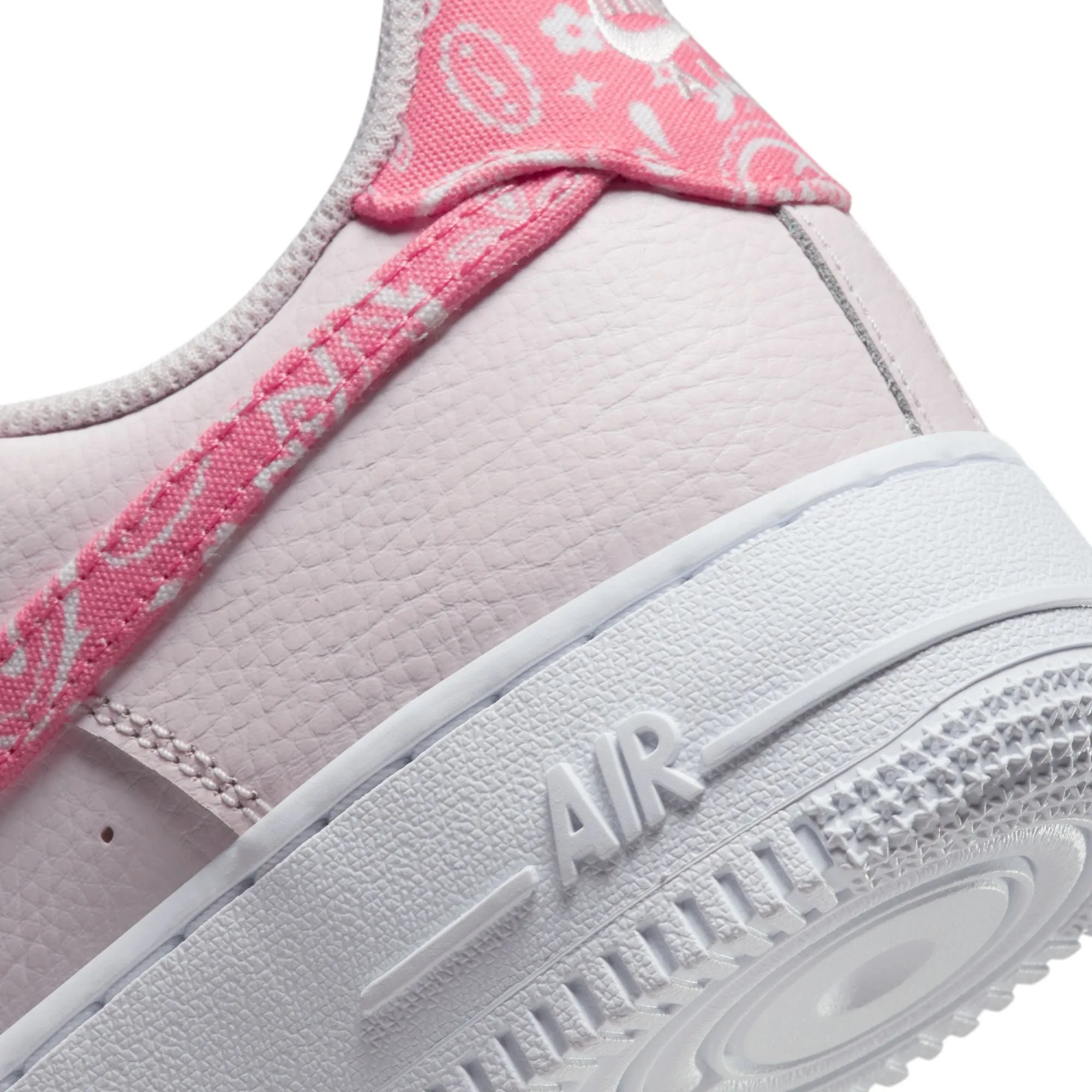 WMNS Nike Air Force 1 '07 (Pearl Pink/Coral Chalk/White)